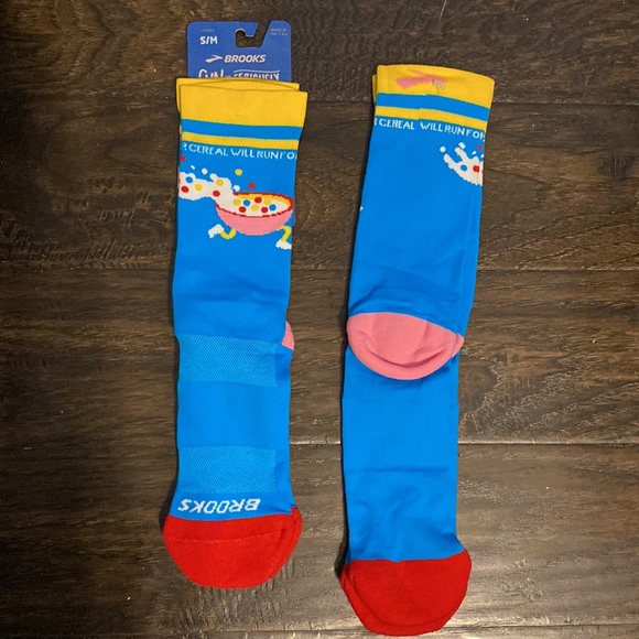 NWT Brooks Tempo knit unisex Blue Cereal Socks - Picture 3 of 5